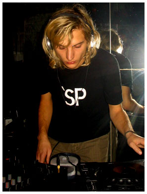 DJ Amistad
